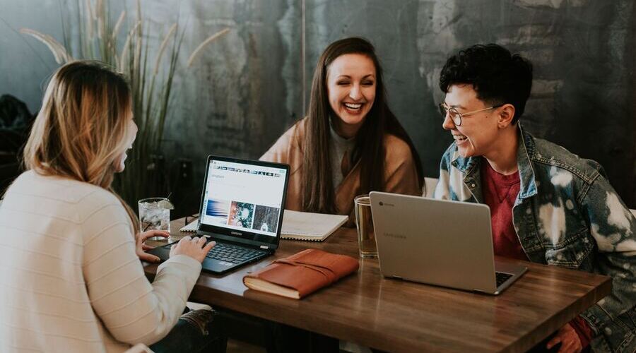 2021 Domenii de activitate influentate